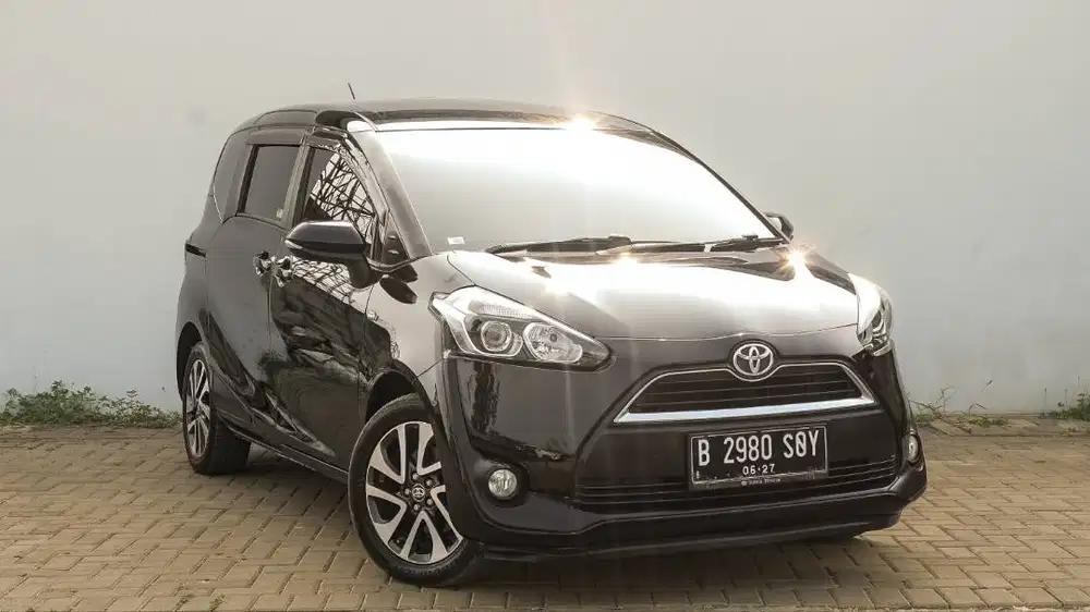 Toyota Sienta V 1.5 MT 2017 - GARANSI 1 TAHUN - DOKUMEN ASLI