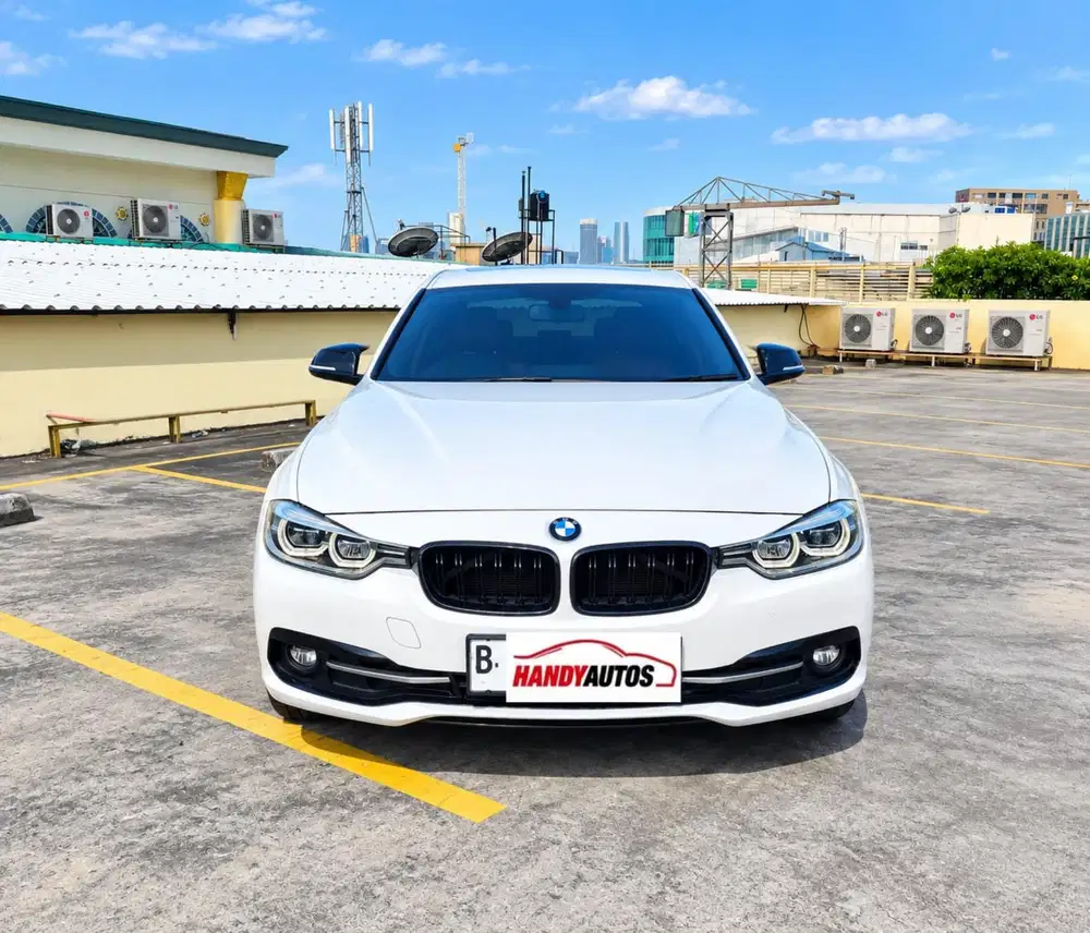 BMW 320i Sport 2018 Automatic Putih Metalik