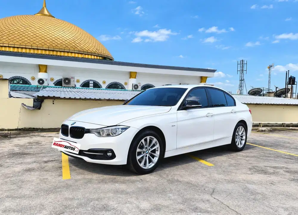BMW 320i Sport 2018 Automatic Putih Metalik