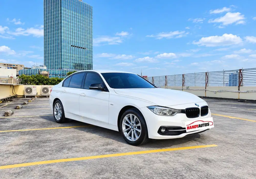 BMW 320i Sport 2018 Automatic Putih Metalik
