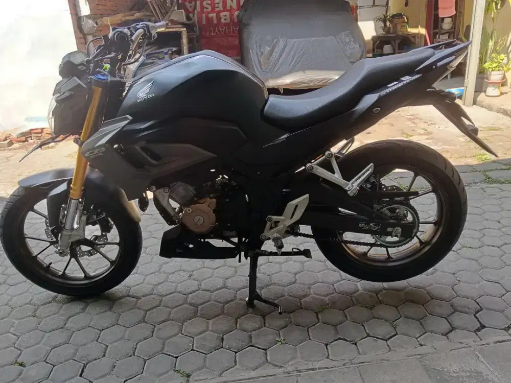 Sepeda motor Honda CB 150R N kab 2023 STNK/BPKB hidup mulus orsinilan