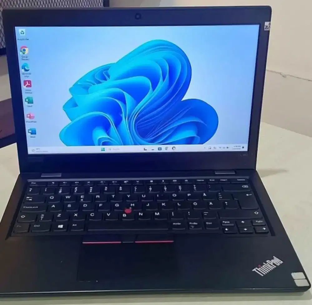 L380 Core i5-8250U Ram 8GG SSD 256GB slime tipis pol 3.1jt aja nego