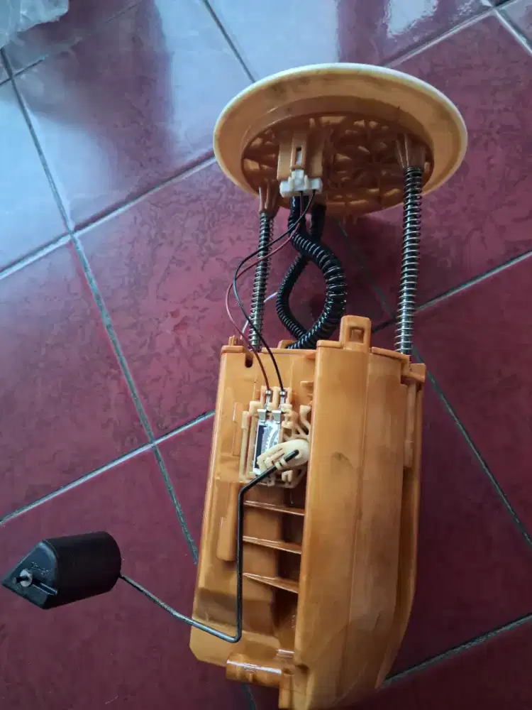 Fuel Sender / Pelampung Tangki Toyota Fortuner VNT Diesel – FULL SET