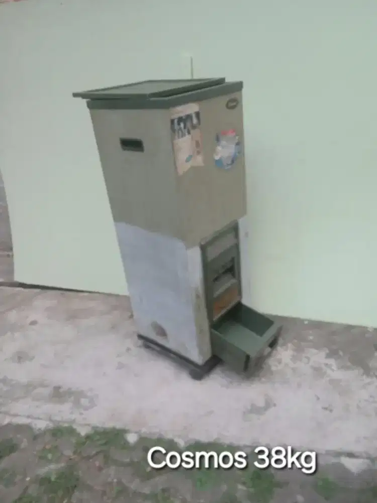 .urah Cosmos Tempat beras 38kg berRoda
