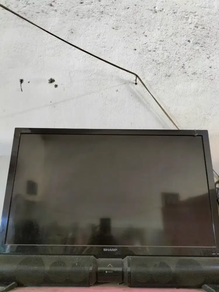 Tv Sharp type speaker depan