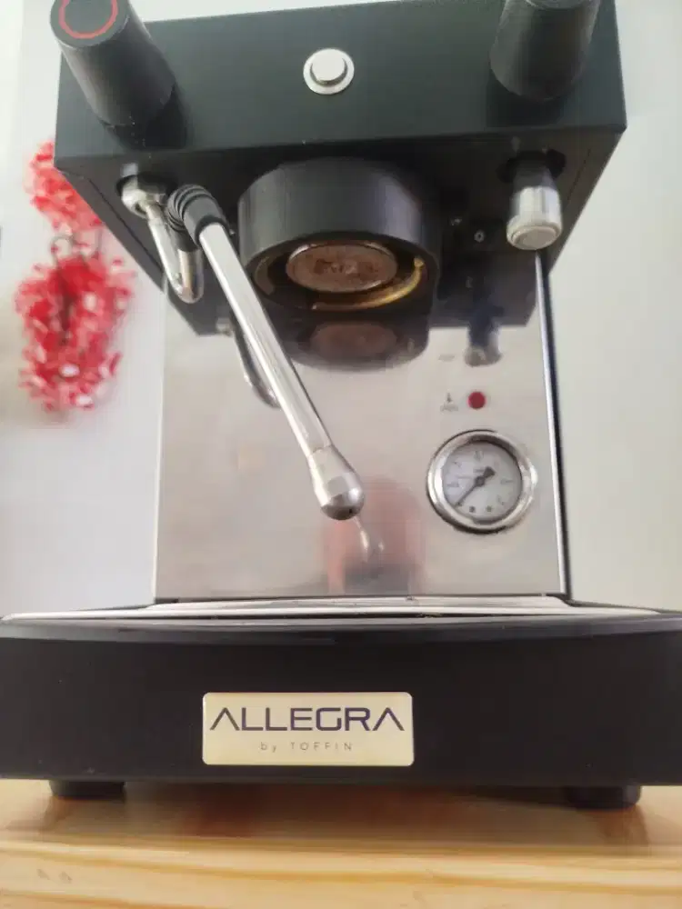 Mesin kopi Allegra Uno dan Grinder Simonelli Nouva