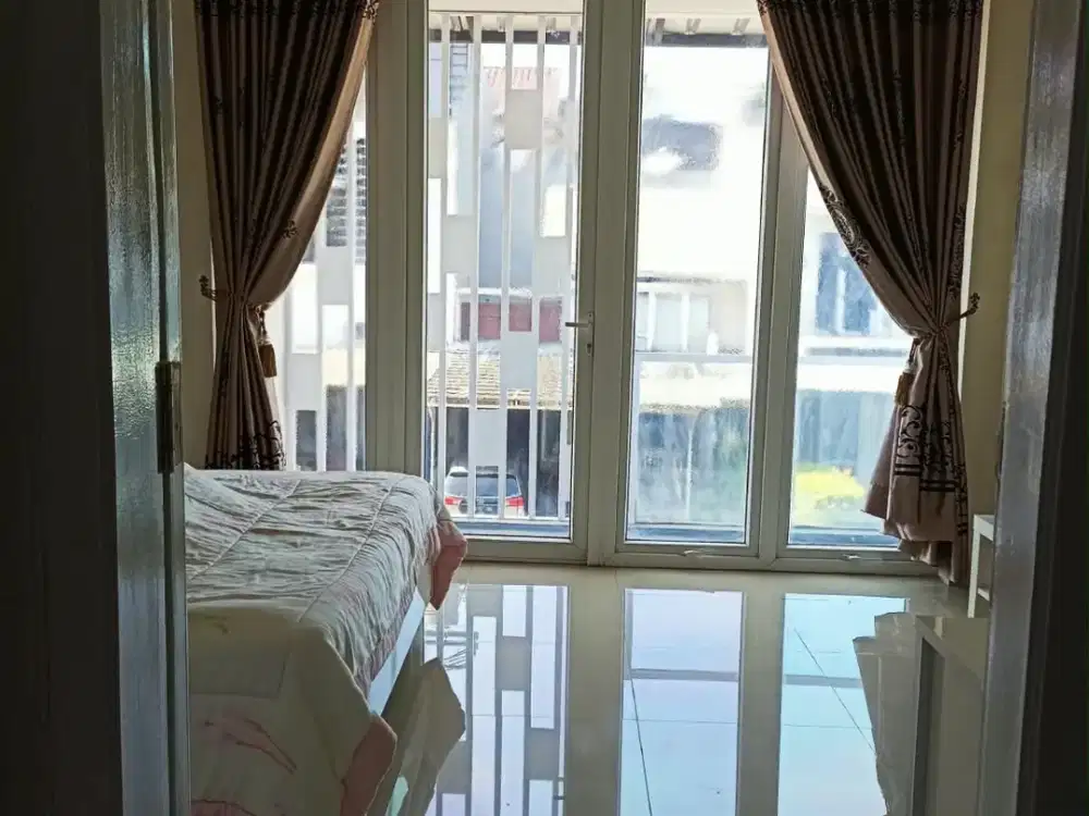 DISEWAKAN RUMAH CITRAGRAN  3+ 1 KAMAR TIDUR