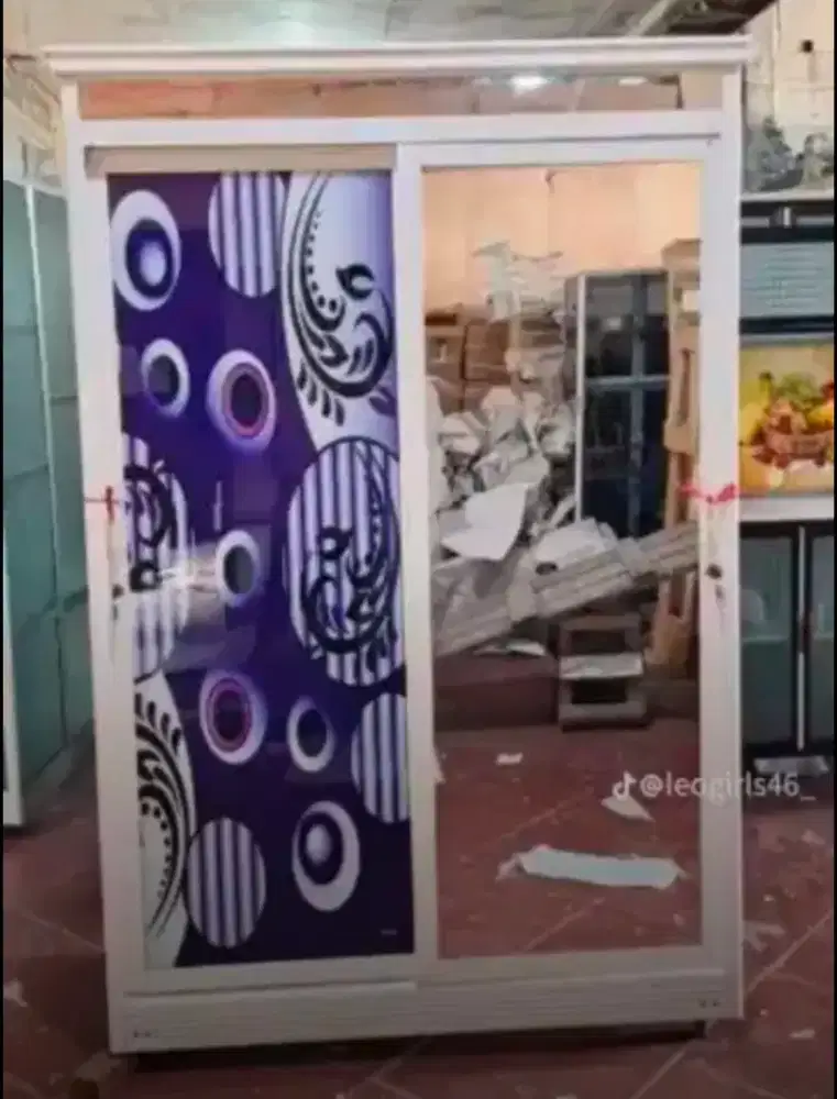 Lemari pakaian 2 pintu bahan aluminium
