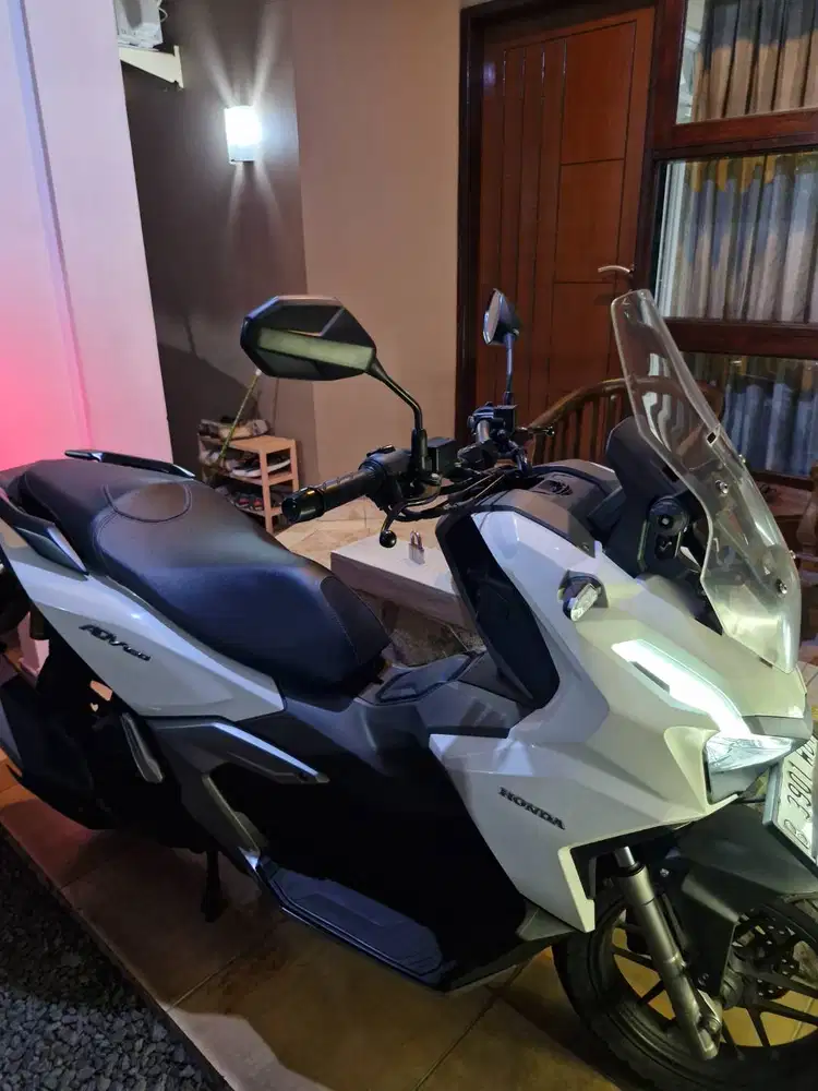 Honda ADV 160 CBS 2023 atas nama sendiri dr baru odometer baru 4400km