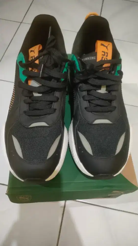 Sepatu PUMA uk.43