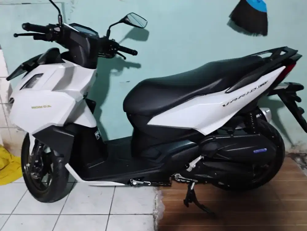 Honda Vario 160 mulus km 2500 purih