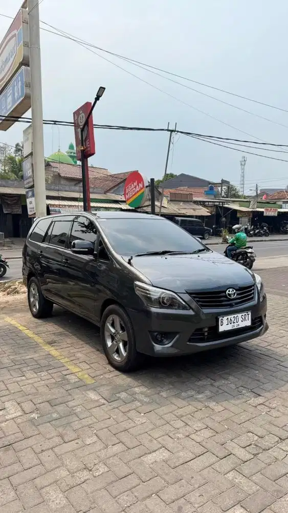 Innova G Diesel Matic 2013