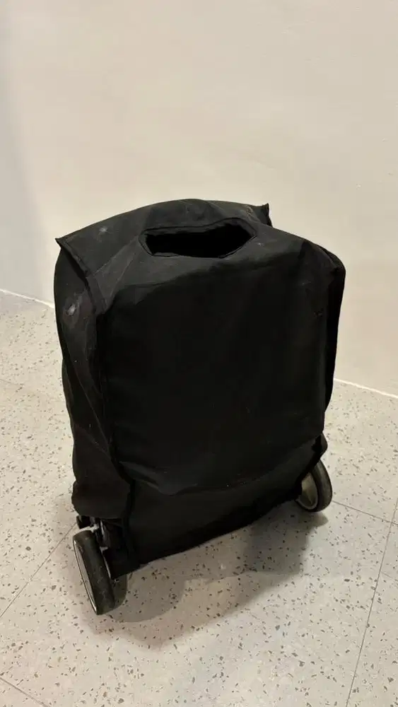 Stroller Violi Hitam