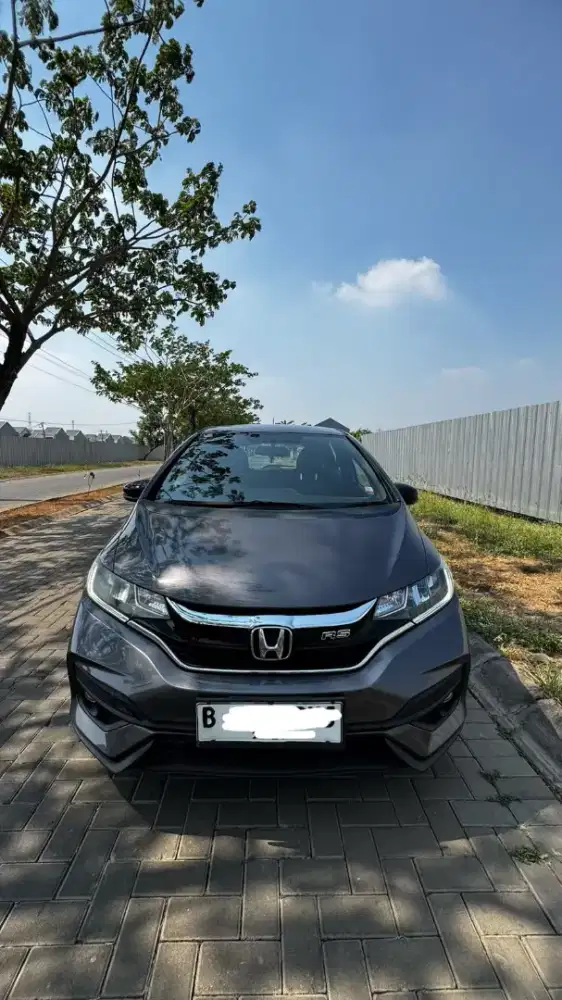 Jazz rs 2019 km 27 rb dari baru