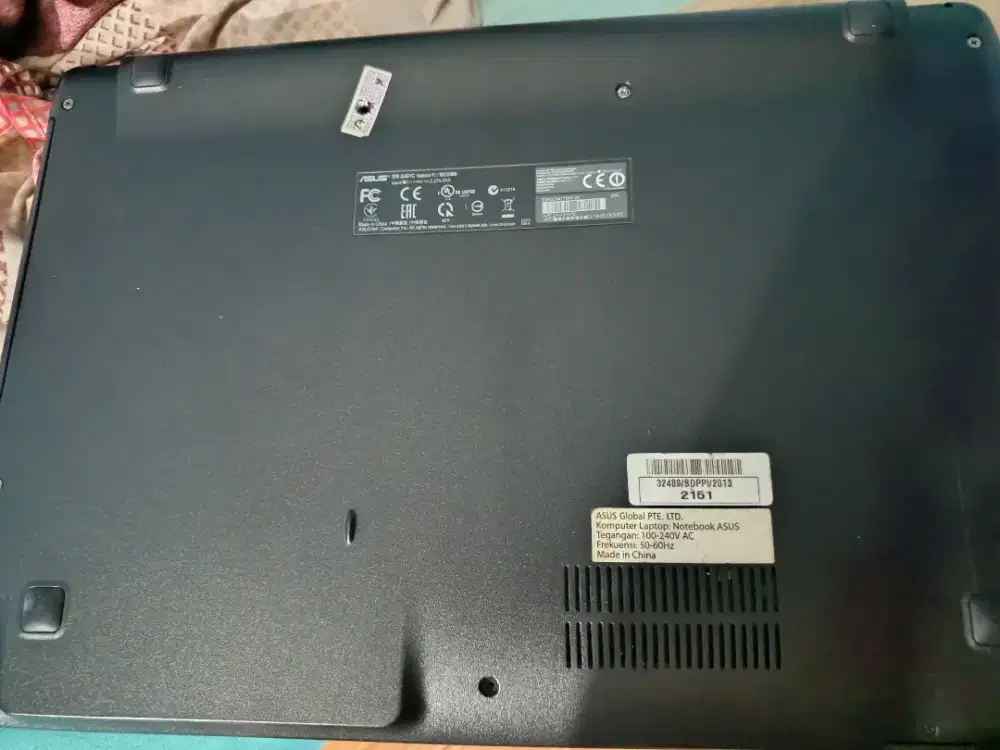 Laptop ASUS i3 bekas