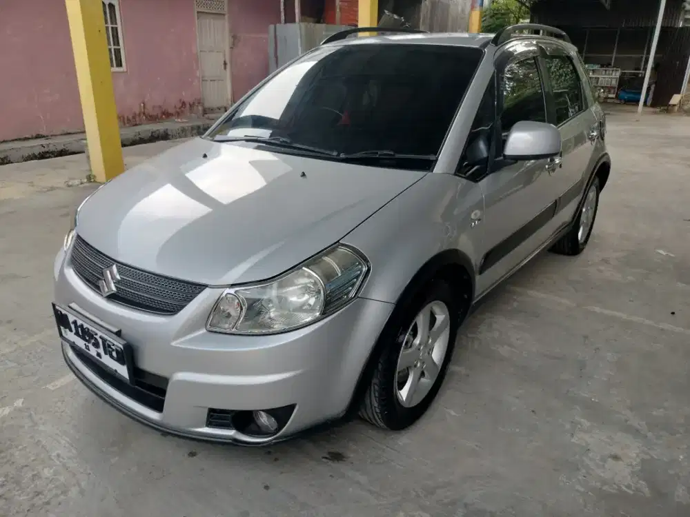 Suzuki Xover 1.5 Tahun 2009 (Manual)