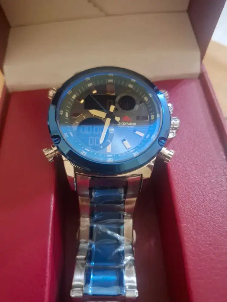 D-ZINER (seri varian dual-time seperti seri Dziner 8333 / 8258).