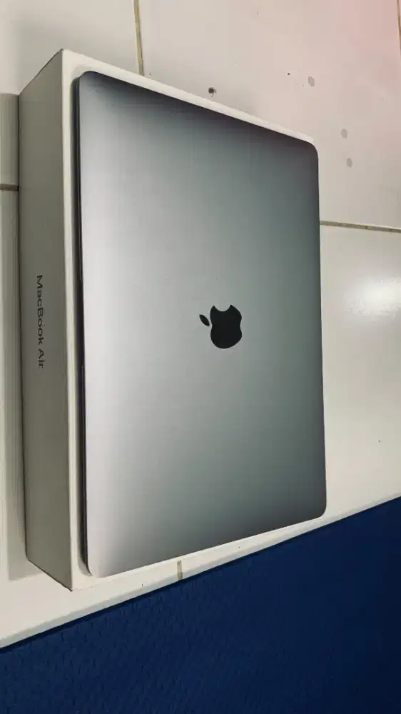MacBook Air 8/256GB