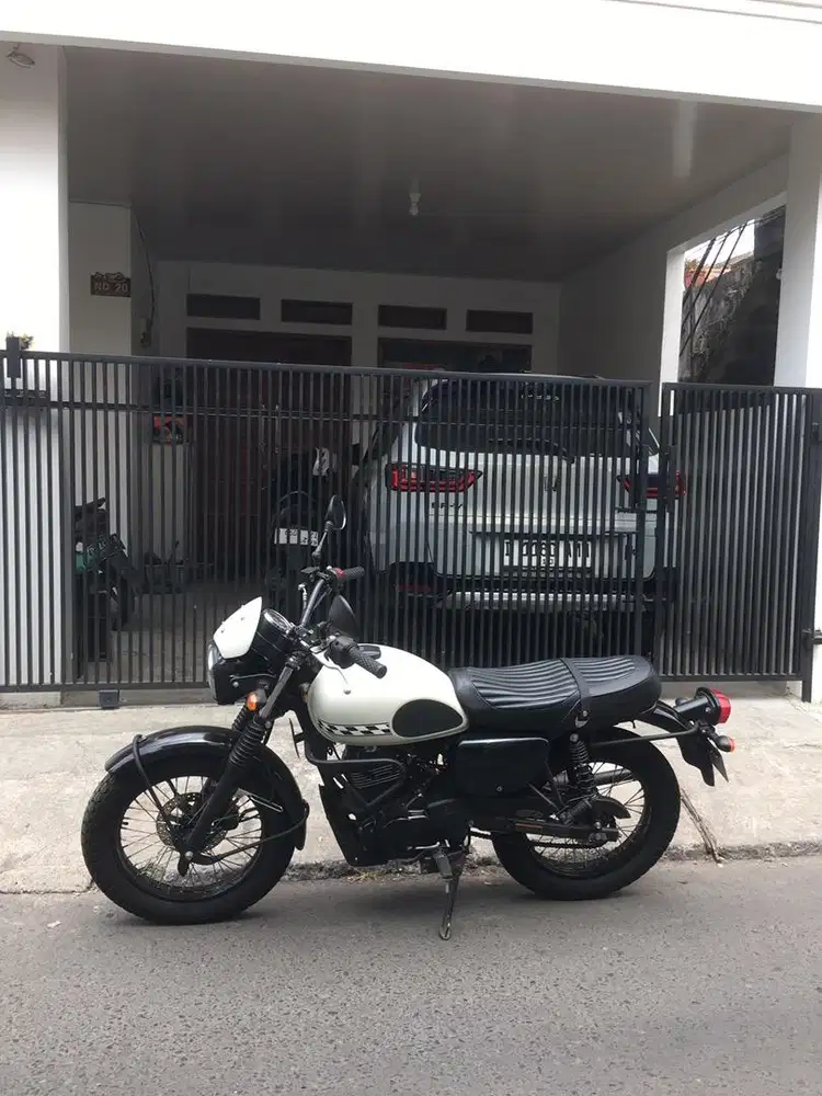 Kawasaki W175 Custom British
