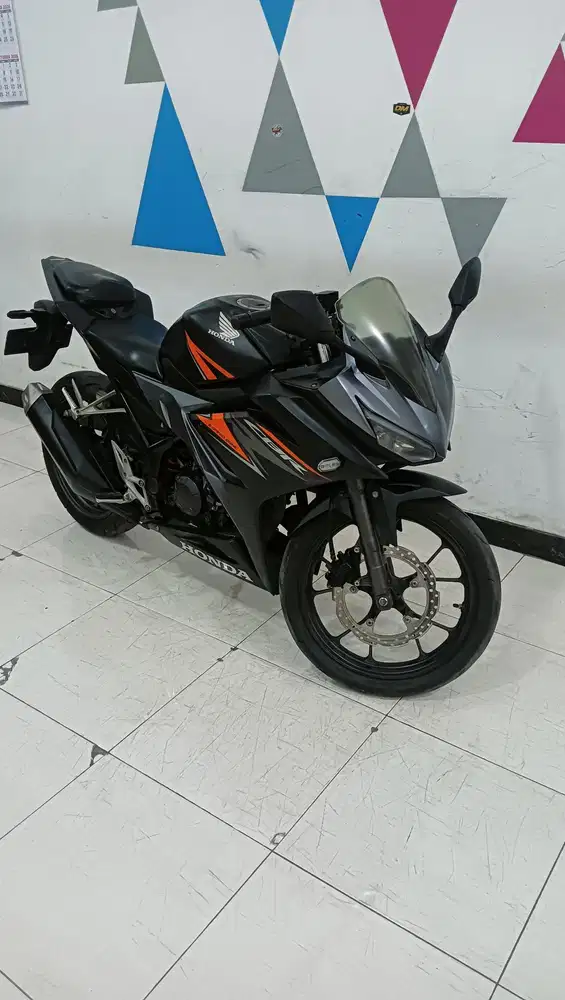 Honda New CBR 150R 2019 DP.100 ribu