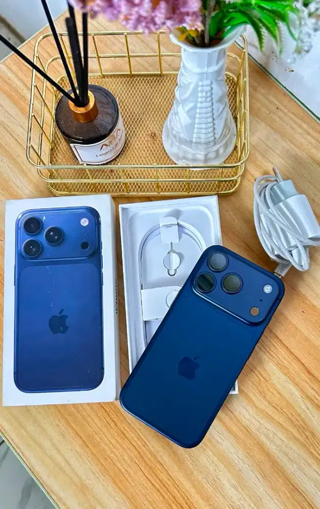 JUAL CEPAT (BU): iPhone 17 Pro iBox PA/A
Mulus 99.9% Like New Garansi
