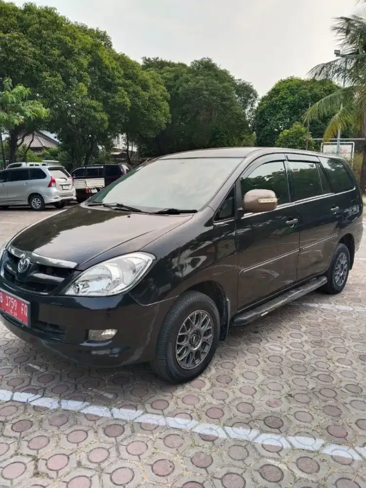 Toyota kijang innova e 2006 istimewa
