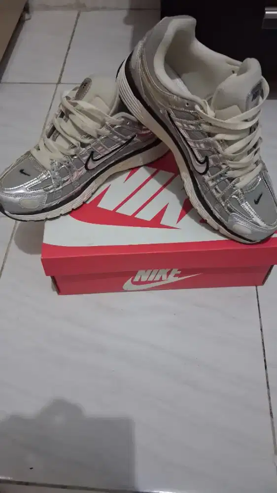 Nike P6000 Sz 42