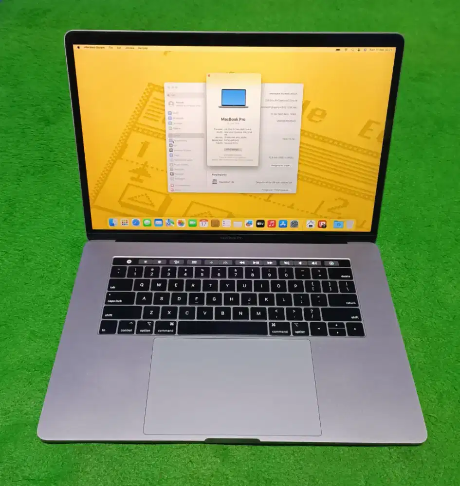 MacBook Pro 2018 15inch i9 16/512 Grey Touchbar Dual VGA Mulus Murah