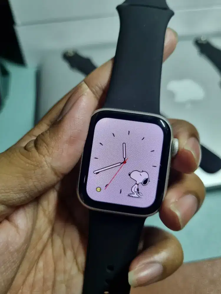 Apple Watch SE 2nd Gen Cell n GPS