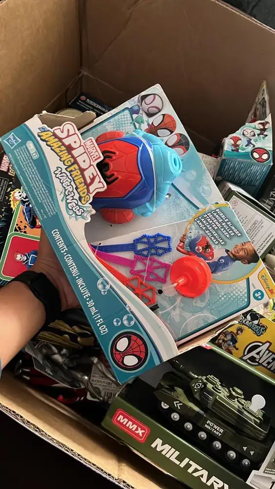 Mainan anak gelembung sabun marvel spidey water webs bubble slinger