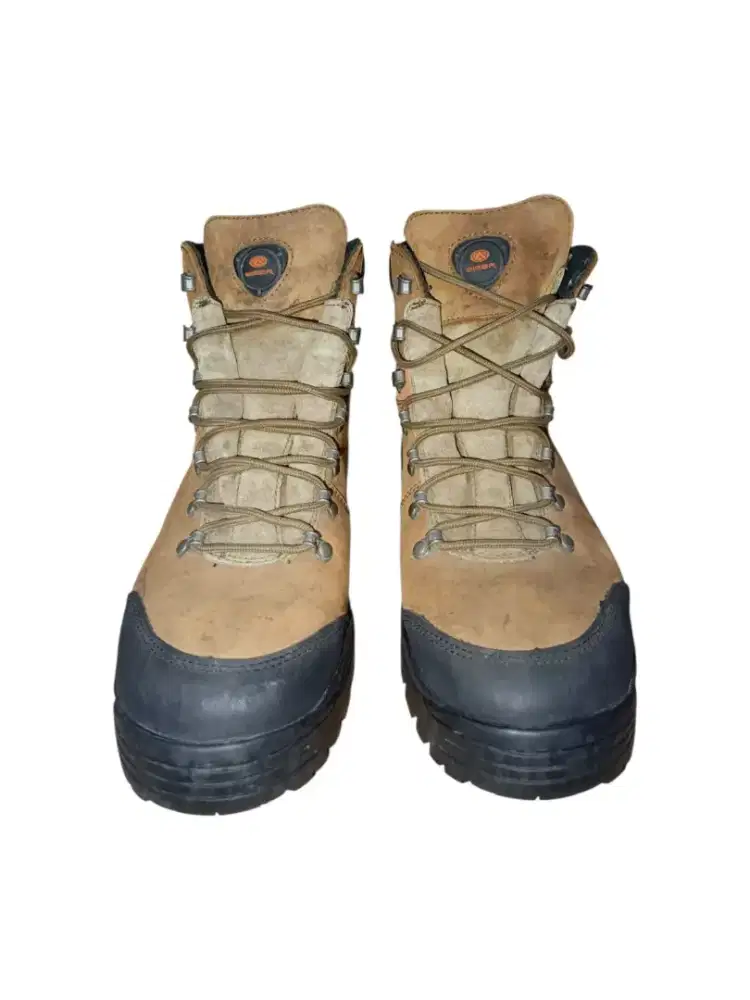 Sepatu Boots keren branded Eiger Gravity Original size 45 bukan safety