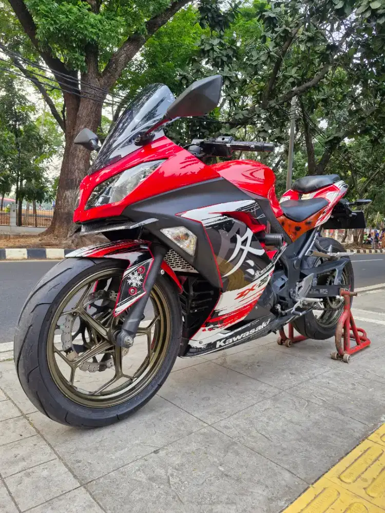 DIJUAL CASH KAWASAKI NINJA 250 FI THN 2015 PJK OF 4X SIAP PAKAI