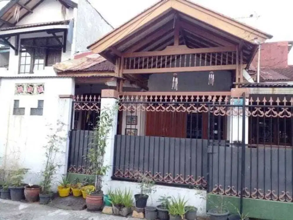 Rumah Bisa Usaha di Taman Cibaduyut Indah