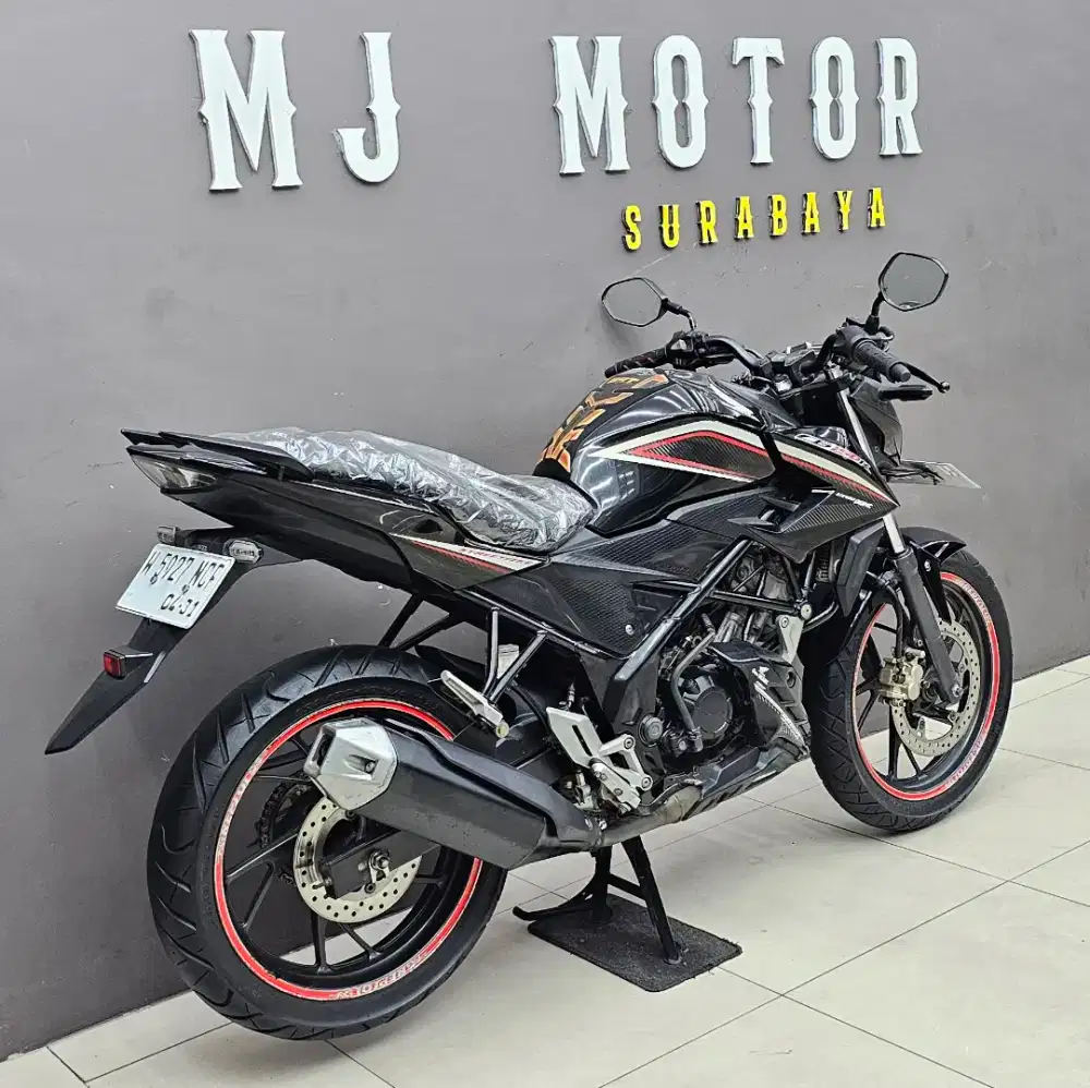 Honda CB 150R Streetfire tahun 2016 // PLAT BARU