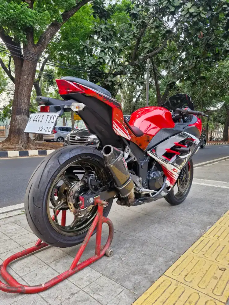 DIJUAL CASH KAWASAKI NINJA 250 FI THN 2015 PJK OF 4X SIAP PAKAI