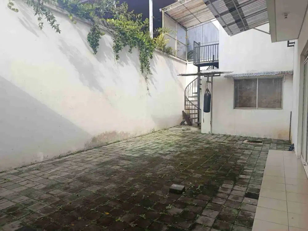 Jual Rumah Tatar Candraresmi KBP LT 288m² – 3+1 KT, Halaman Luas | 4,45 M Nego
