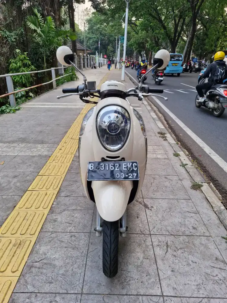 DIJUAL CASH HONDA SCOOPY SPORTY CBS ISS THN 2017 PJK IDUP SIAP PAKAI