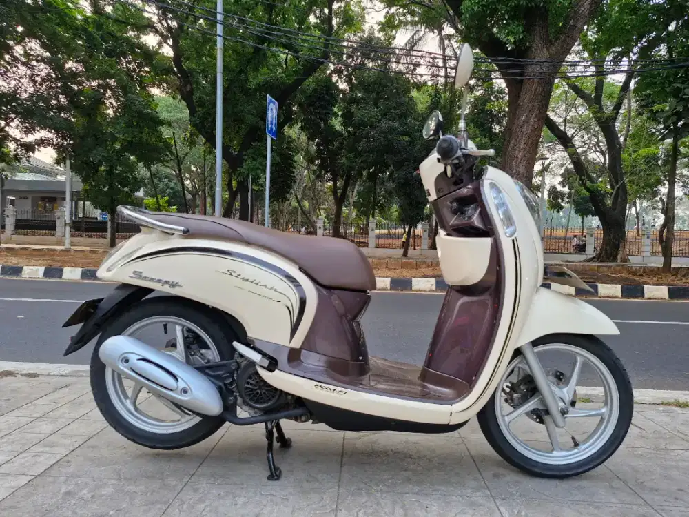 DIJUAL CASH HONDA SCOOPY SPROTY CBS ISS THN 2017 PJK ON SIAP PAKAI