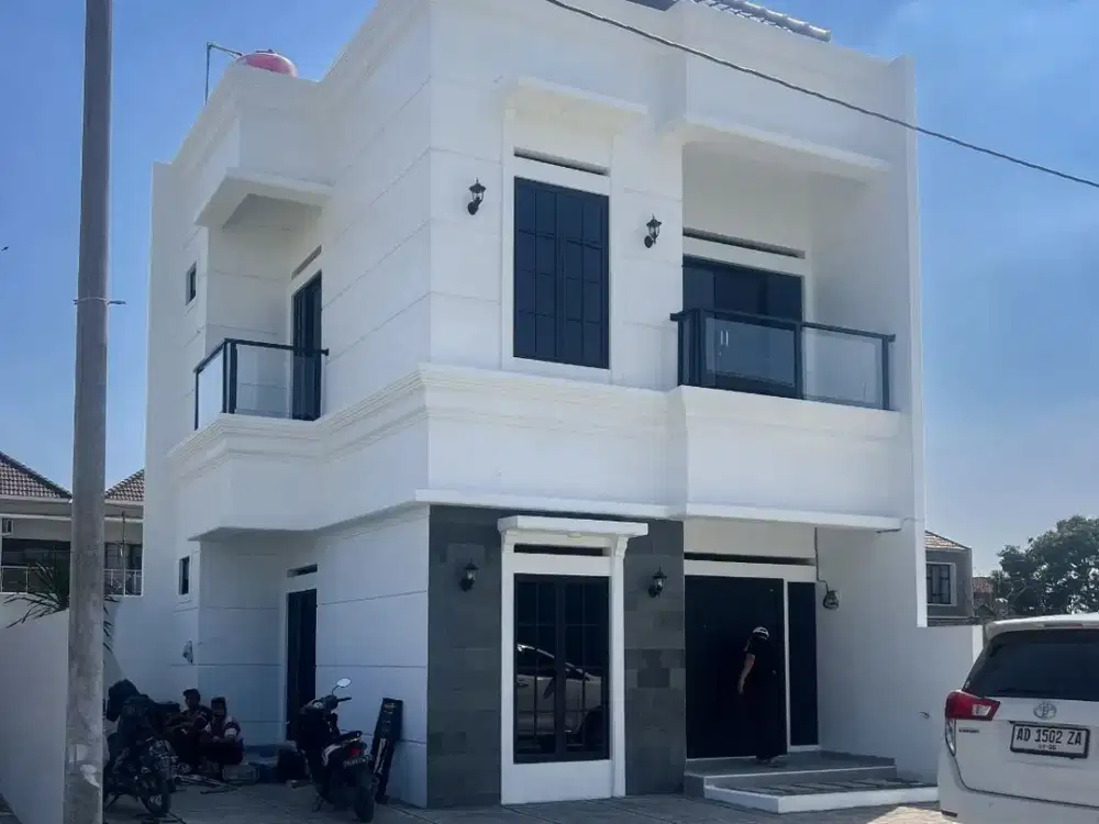 Rumah Mewah Modern 2 Lantai Siap Huni