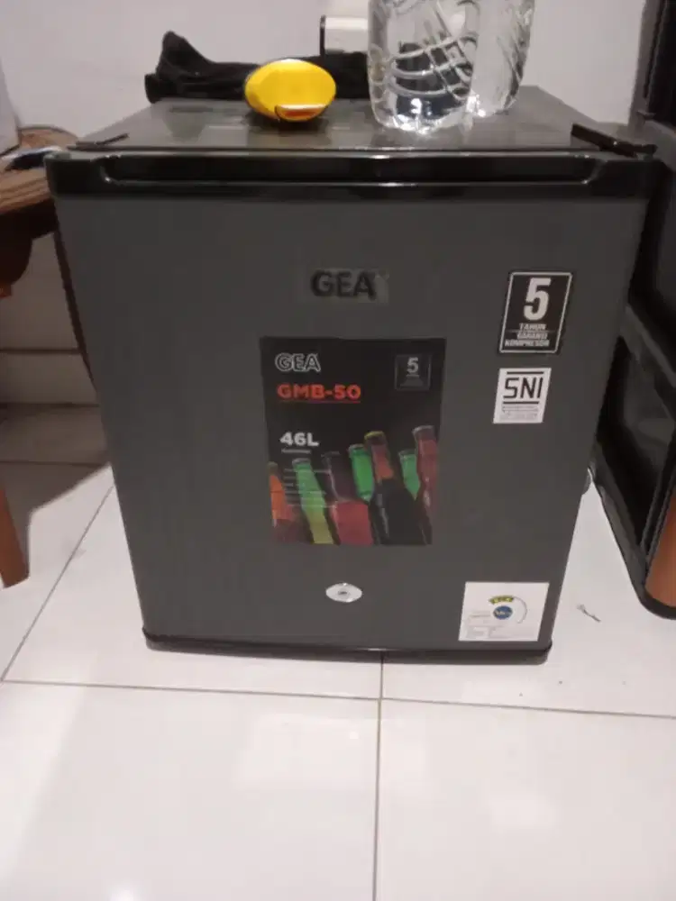 Kulkas Kecil Mini GEA GMB-50 46L