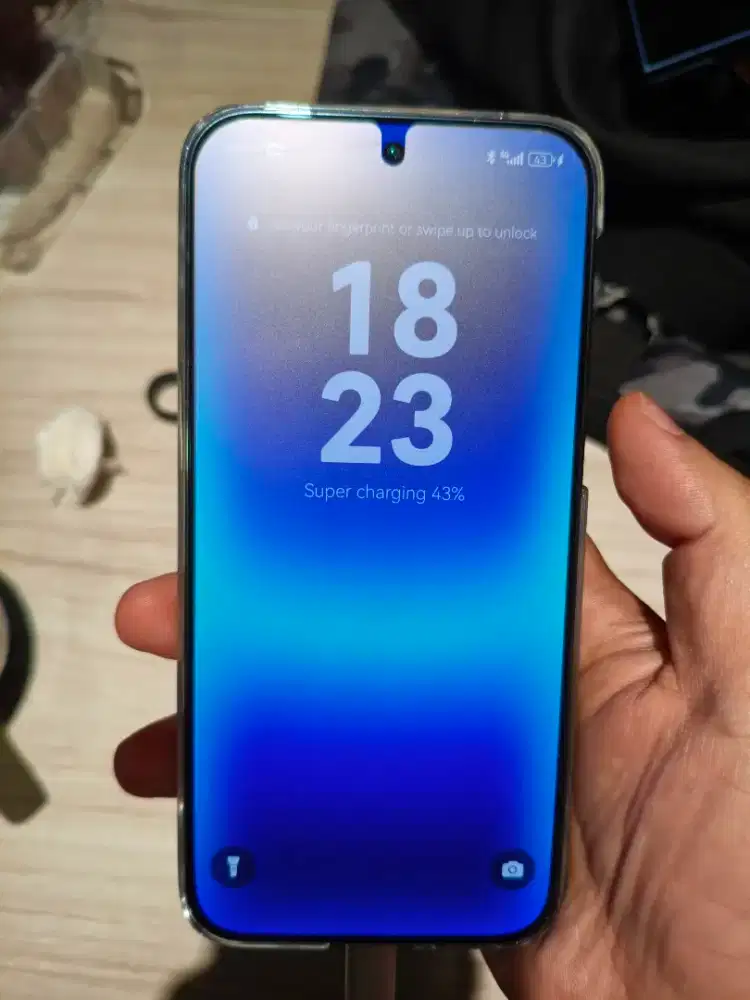 J: Huawei Pura 90 Pro Max