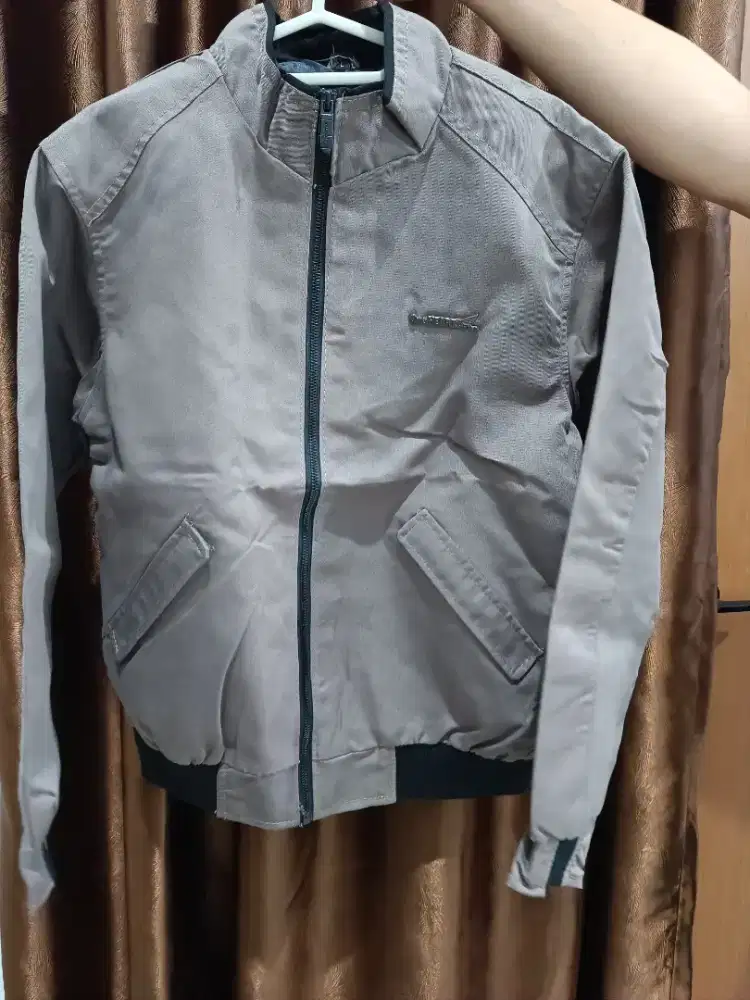 Jaket Warna Abu