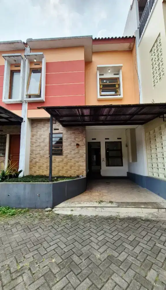 Disewakan Rumah Bdg utara POLBAN sarijadi gegerkalong UPI Sariwangi