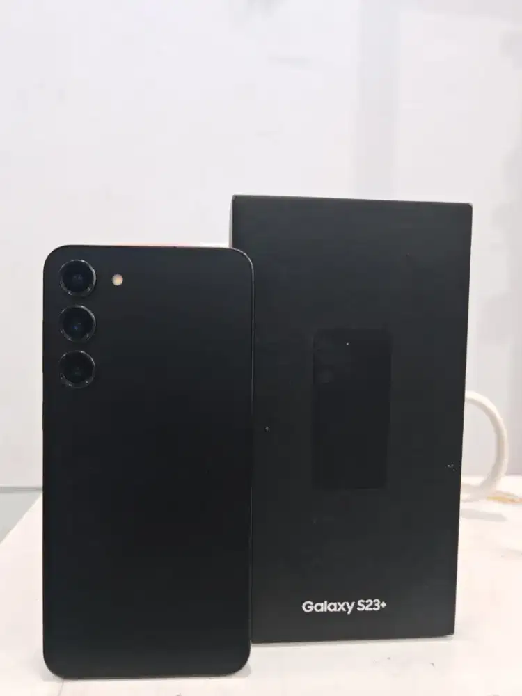 Samsung galaxy S23 plus 5G ram 8+8/256gb