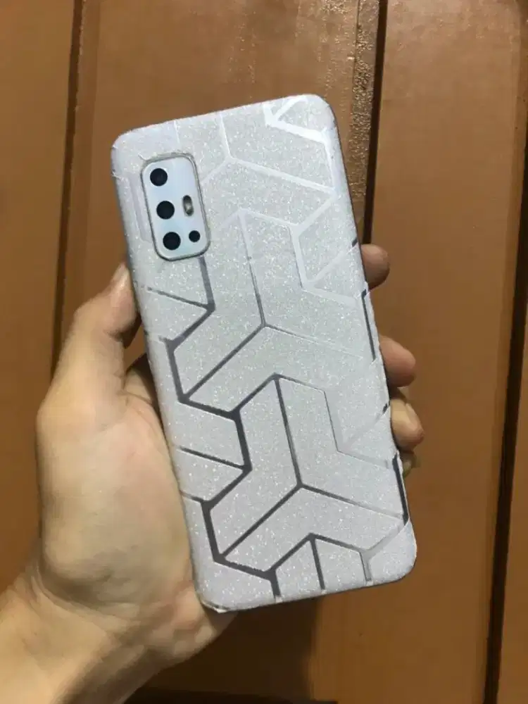 Vivo V19 8+4/128GB Masih orian