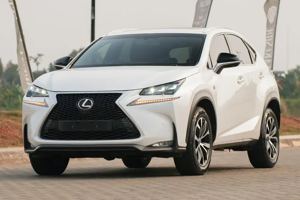 Full Opt! Lexus NX200t F-Sport 2016 White Warranty gla200 x1 nx200