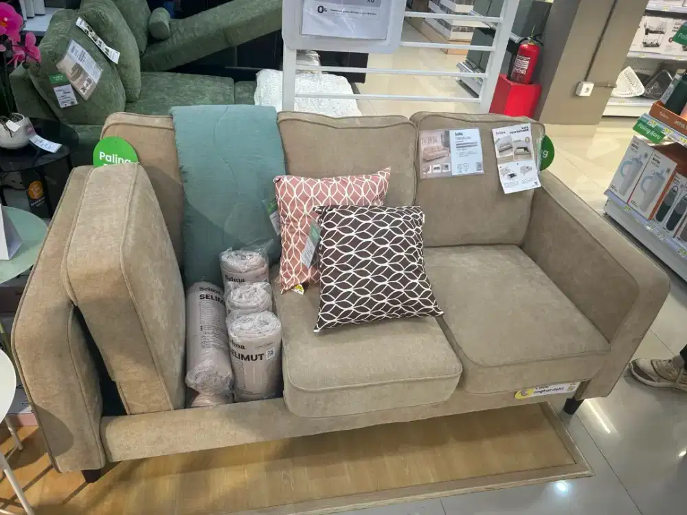 Sofa 3 dudukan dengan penyimpanan