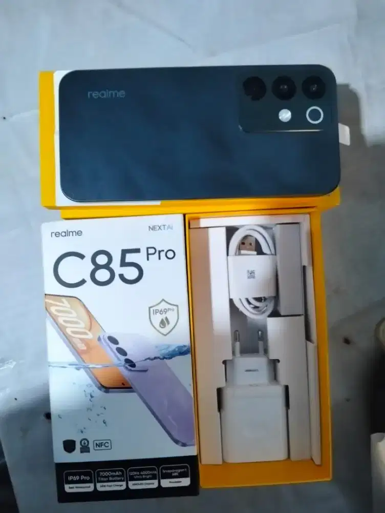 Realme c85 pro nfc 8/256 (like a new)