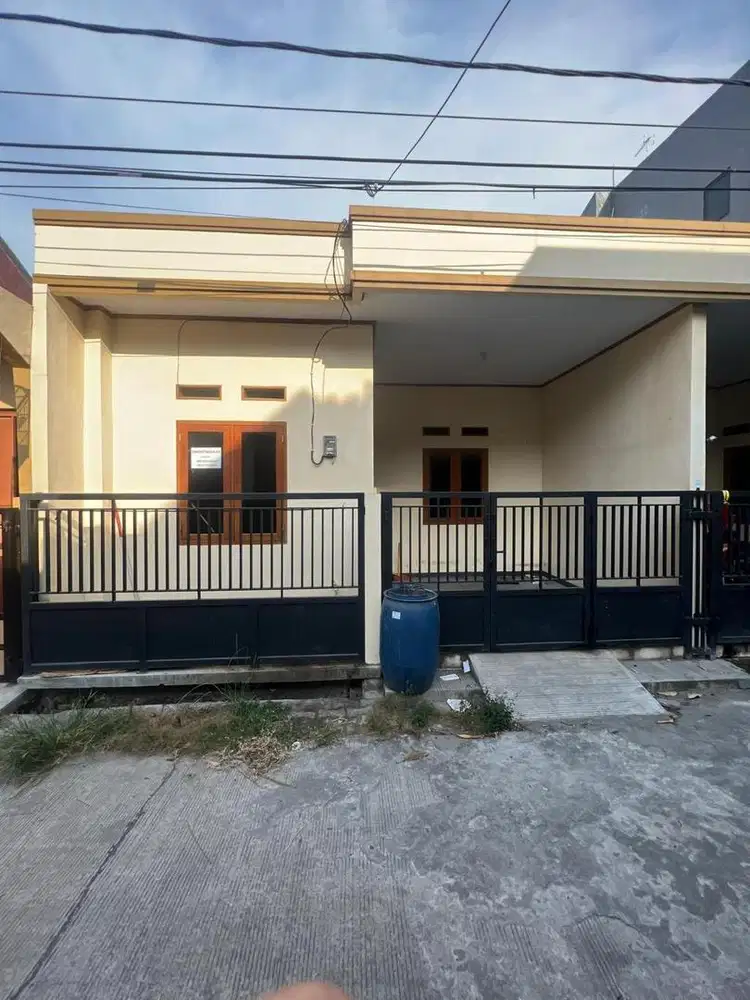 disewakan rumah (anti banjir) , air pam dan jetpam, listrik 1,3
