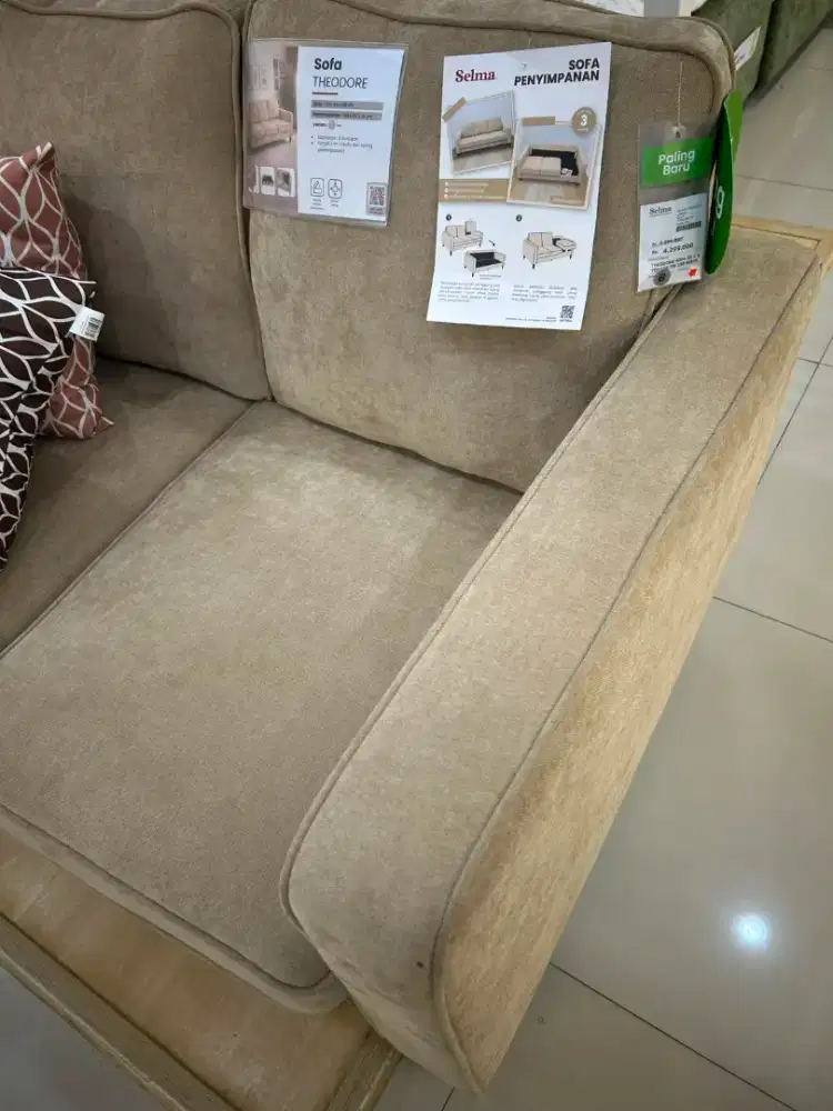 Sofa dengan penyimpanan